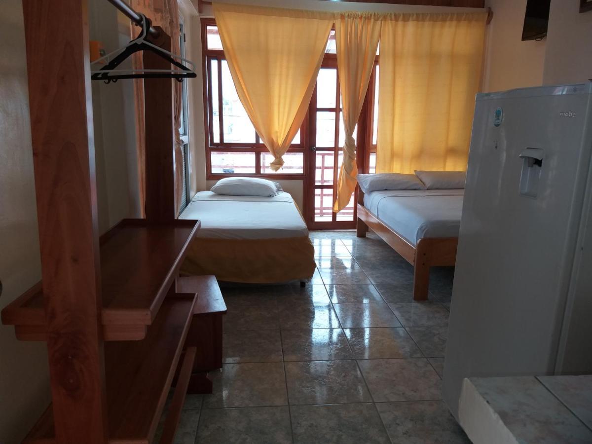Hostal Miconia بويرتو أيورا الغرفة الصورة