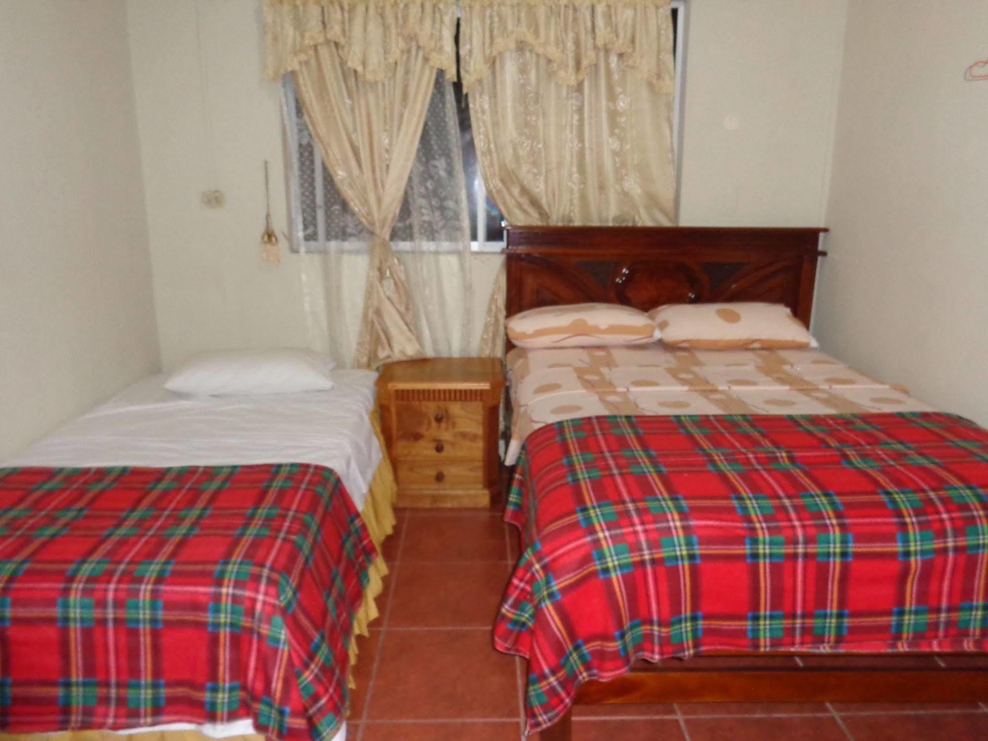 Hostal Miconia بويرتو أيورا المظهر الخارجي الصورة
