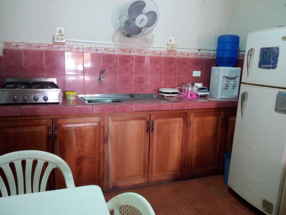 Hostal Miconia بويرتو أيورا المظهر الخارجي الصورة
